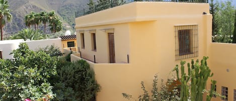 Looking south from Mulhacén balcony with Lújar mountains in background