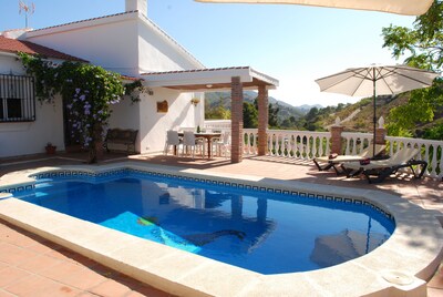 Villa tranquila con piscina climatizada, Aire acondicionado y vistas panorámicas