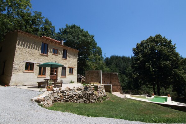 The gite, terrace and pool