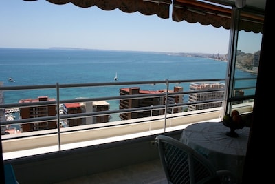 APARTAMENTO CON PRECIOSAS VISTAS AL MAR (15)