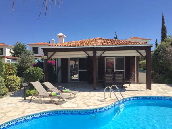 Villa Lamda Charming Detached Bungalow 