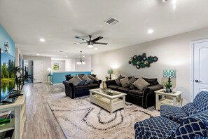 spacious upstairs loft sitting room