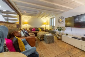 Hideaway Barn, Thornham: Colourful, quirky sitting room