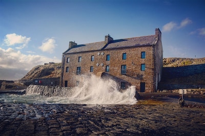 Lujosa casa histórica junto al mar en la costa norte 500 - ¡Navidad disponible!