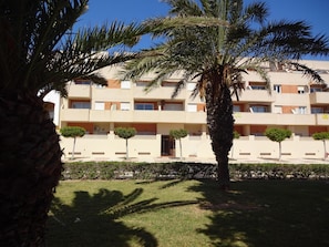 Front of apartment  3 mins to beachfront
