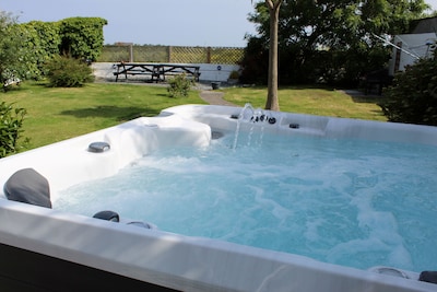 Encantadora casa de 5 camas, a 15 minutos a pie de la bahía de Porthcothan con bañera de hidromasaje