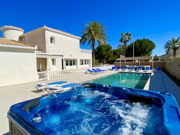 Hot Tub , Pool and Villa 