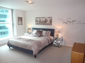 very spacious en suite master bedroom