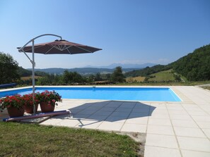 Pool and view to the Pyrenees