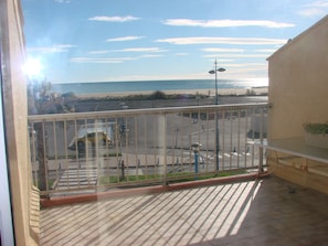 terrasse a 50 m de la mer l'hivers
