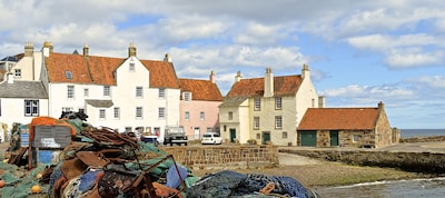 APARTMENT WITH STUNNING SEA VIEWS IN PITTENWEEM NEAR ST ANDREWS