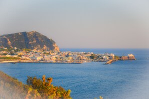 Panorama sul porto di Forio