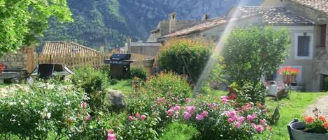 Le jardin face au gîte