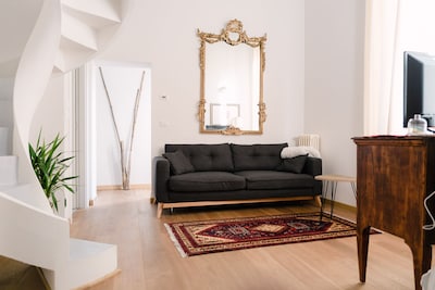 Central, elegante und neue Wohnung im Herzen von Bologna