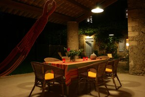Outdoor dining