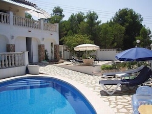 Pool & lower terrace