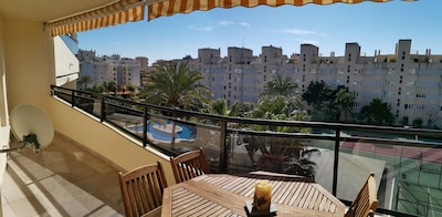 Wide apartment close to the beach, FREE WIFI, wide gardens close to golf