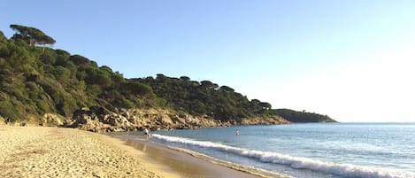 Gigaro Plage et Cap Lardier