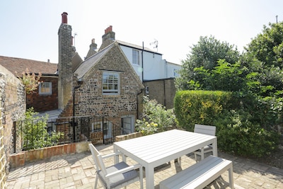 Schmuggler Cottage, Pegwell Bay, Ramsgate. 