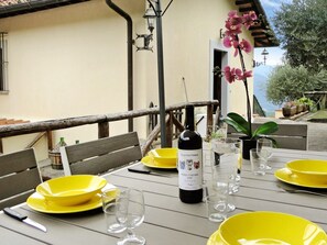 Al fresco dining