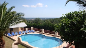 Exclusive Use Swimming Pool (11m x 7m). Private and Secluded.