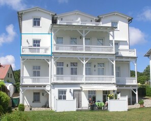 Sonnige Balkon in Südlage mit direkten Meerblick!