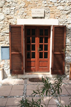 Casa Bellavista main door