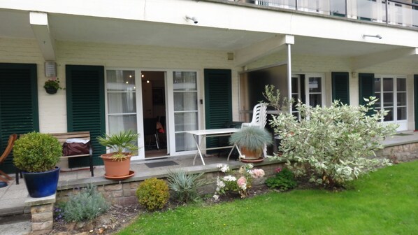 Wohnung Dahlia mit Terrasse und Zugang zum Innengarten