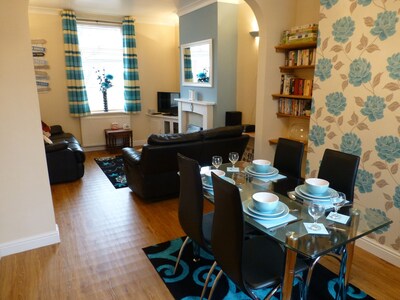 Filey Holiday House in  N. Yorkshire - Sleeps 5+Baby -FREE WI-FI 