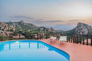 Balcony / Terrace / Patio, Building Exterior, Outdoor, Pool