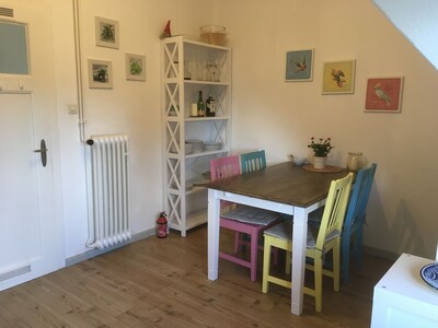 Wohnung  in Hemmingen.  Messegelände 7,5 km entfernt. Schnelles Wlan gratis.
