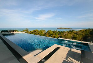 View over the pool jacuzzi