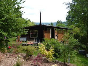 Ferienhaus Berghaus - Außenansicht / Garten