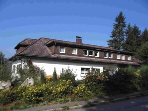 Haus Blumenhof vorderseitig.