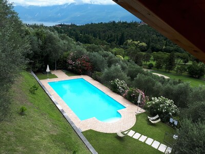 Apartamentos con piscina, Impresionantes vistas al lago, el campo de golf en Cecina