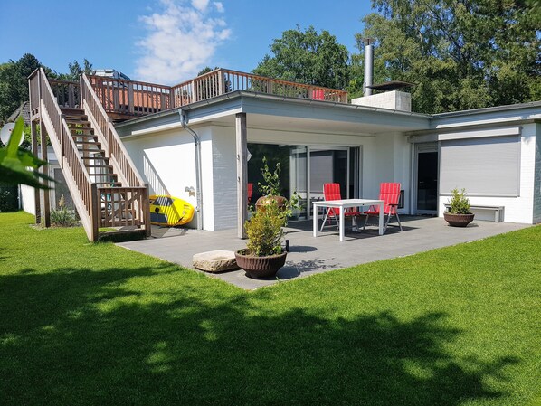 Unser Bungalow - hier lässt es sich chillen, grillen und das Leben genießen.