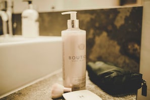 Bathroom amenities