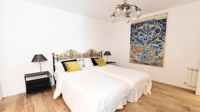 DIWAN Suite apart. 4BDR / 5BTH - Atocha / City Center