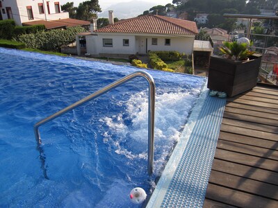 Apartment, solar heated pool, ideal for families!