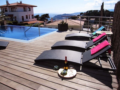 Apartment, solar heated pool, ideal for families!