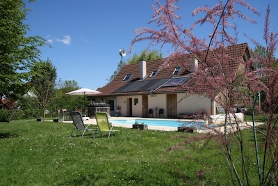 Casa de vacaciones en Borgoña con piscina