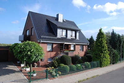 Modern 100m2 apartment, ideal starting point to Hamburg & the old country