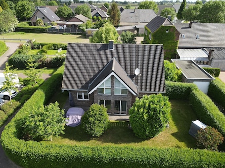 Unser Ferienhaus von oben