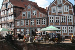 Wasser West 9 - In diesem historischen Stadthaus liegt Ihr Apartment