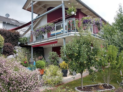 Moderne Ferienwohnung mit großer teilüberdachtenTerrasse