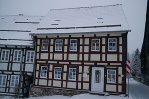 Die Ferienwohnung befindet sich  im Erdgeschoss