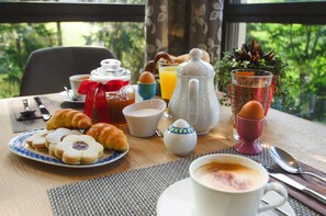 Breakfast meal