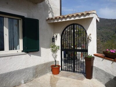 Holiday house in Italy, quietly but not lonely, wonderful view to the sea