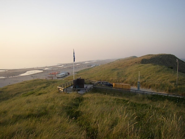 Blick von den Dünen auf den Strand