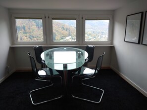 Esszimmer mit Neckarblick